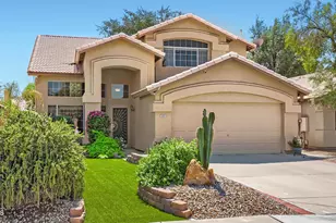 233 W Grovers Ave, Phoenix, AZ 85023 - Photo 2
