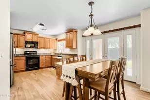 233 W Grovers Ave, Phoenix, AZ 85023 - Photo 6
