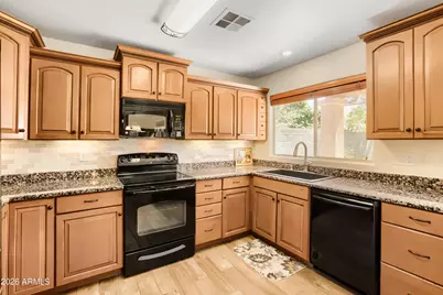 233 W Grovers Avenue, Phoenix, AZ 85023 - Photo 8