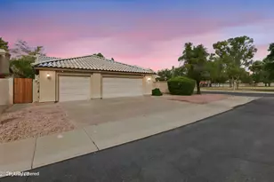 724 N Ash Dr, Chandler, AZ 85224 - Photo 8