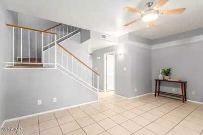 1017 E Maryland Avenue #Unit 110, Phoenix, AZ 85014 - Photo 2