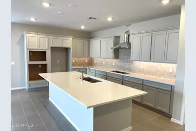 9992 W Catalina Drive, Avondale, AZ 85392 - Photo 2