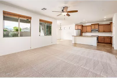 685 E Hummingbird Way, Gilbert, AZ 85297 - Photo 2