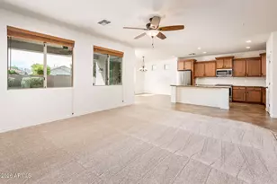 685 E Hummingbird Way, Gilbert, AZ 85297 - Photo 2