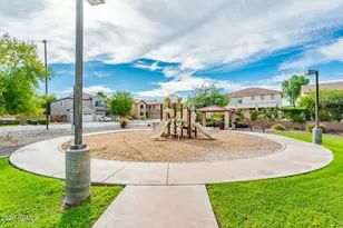 685 E Hummingbird Way, Gilbert, AZ 85297 - Photo 40