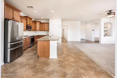 685 E Hummingbird Way, Gilbert, AZ 85297 - Photo 18