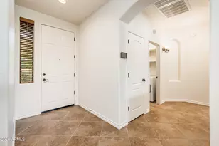 685 E Hummingbird Way, Gilbert, AZ 85297 - Photo 10