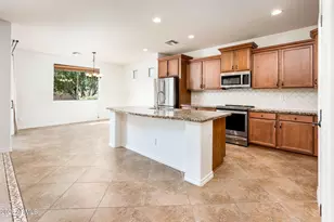 685 E Hummingbird Way, Gilbert, AZ 85297 - Photo 4