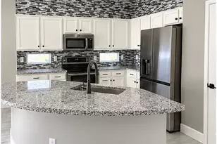12798 W Spur Dr, Peoria, AZ 85383 - Photo 2
