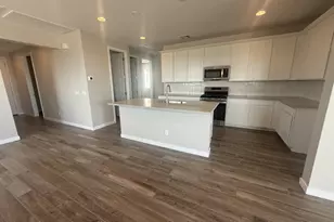 46905 W Crescent Moon Dr, Maricopa, AZ 85139 - Photo 4