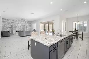 9752 W Rowel Rd, Peoria, AZ 85383 - Photo 12