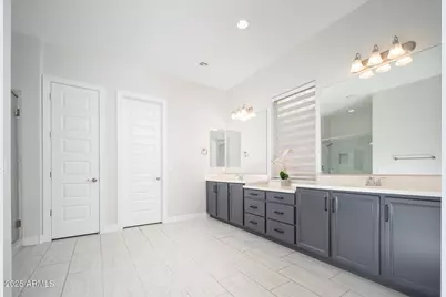 9752 W Rowel Road, Peoria, AZ 85383 - Photo 18