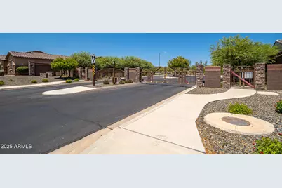 9752 W Rowel Road, Peoria, AZ 85383 - Photo 2