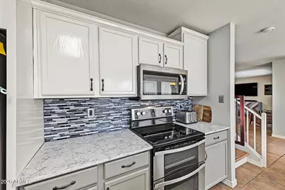 10609 W Daley Lane, Peoria, AZ 85383 - Photo 12