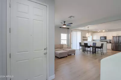 986 S Hawk Lane, Gilbert, AZ 85296 - Photo 6