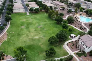 986 S Hawk Ln, Gilbert, AZ 85296 - Photo 2