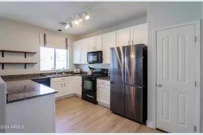 986 S Hawk Lane, Gilbert, AZ 85296 - Photo 12