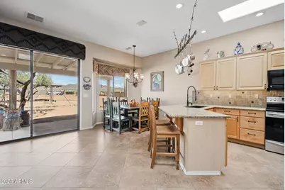 2818 W Tanya Trail, Phoenix, AZ 85086 - Photo 10