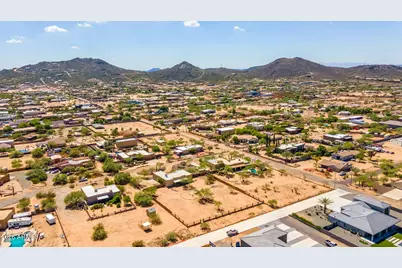 2818 W Tanya Trail, Phoenix, AZ 85086 - Photo 40
