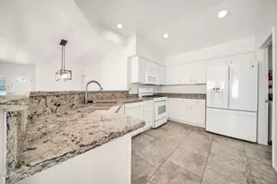 21744 N Verde Ridge Dr, Sun City West, AZ 85375 - Photo 4