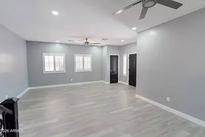 12038 W Leather Lane, Peoria, AZ 85383 - Photo 4