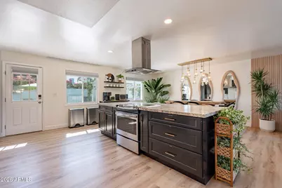 8437 E Keim Drive, Scottsdale, AZ 85250 - Photo 8