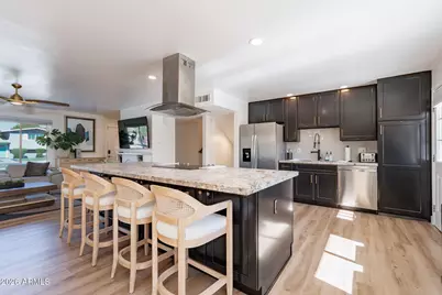 8437 E Keim Drive, Scottsdale, AZ 85250 - Photo 10