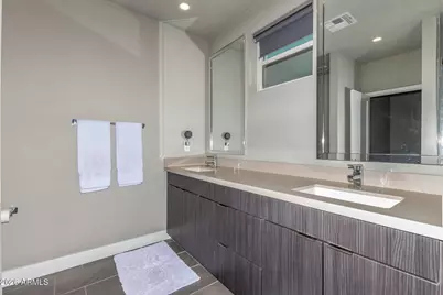 2825 N 42nd Street #7, Phoenix, AZ 85008 - Photo 18