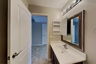 11218 W Mariposa Dr, Phoenix, AZ 85037 - Photo 16