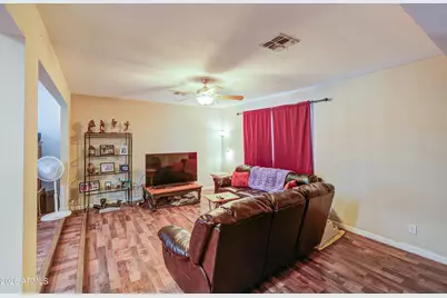 4738 N 40th Drive, Phoenix, AZ 85019 - Photo 8