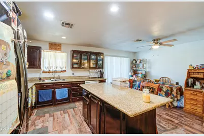 4738 N 40th Drive, Phoenix, AZ 85019 - Photo 18