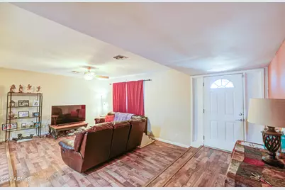 4738 N 40th Drive, Phoenix, AZ 85019 - Photo 12