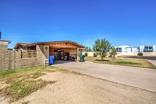 4738 N 40th Dr, Phoenix, AZ 85019 - Photo 4