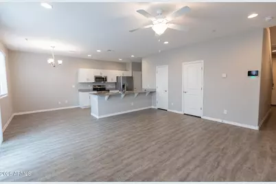 2950 N 38th Street #2, Phoenix, AZ 85018 - Photo 4