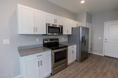 2950 N 38th Street #2, Phoenix, AZ 85018 - Photo 6