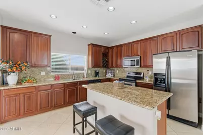 17086 N 184th Drive, Surprise, AZ 85374 - Photo 8