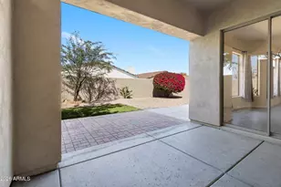 2224 E Fawn Dr, Phoenix, AZ 85042 - Photo 10
