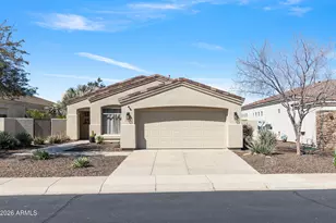 2224 E Fawn Dr, Phoenix, AZ 85042 - Photo 2