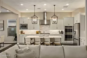 2939 E Crest Ln, Phoenix, AZ 85050 - Photo 20