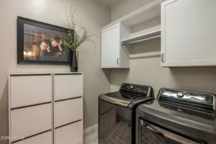 2939 E Crest Ln, Phoenix, AZ 85050 - Photo 36