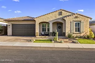 2939 E Crest Ln, Phoenix, AZ 85050 - Photo 2