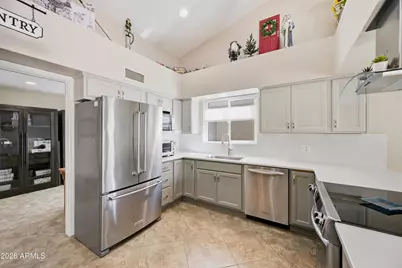 3925 E Tierra Buena Lane, Phoenix, AZ 85032 - Photo 8