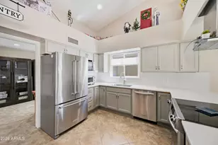 3925 E Tierra Buena Ln, Phoenix, AZ 85032 - Photo 8