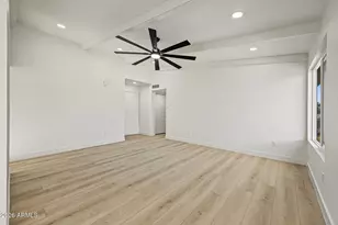 7633 W Wolf St, Phoenix, AZ 85033 - Photo 8