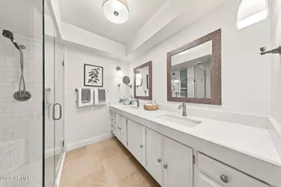 2606 E Crittenden Lane, Phoenix, AZ 85016 - Photo 10