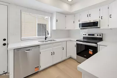 4742 W Palmaire Avenue, Glendale, AZ 85301 - Photo 2