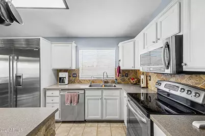 6409 N 84th Lane, Glendale, AZ 85305 - Photo 8