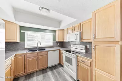 6325 W Hearn Road, Glendale, AZ 85306 - Photo 8