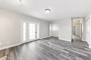 6325 W Hearn Rd, Glendale, AZ 85306 - Photo 10