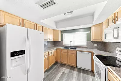 6325 W Hearn Road, Glendale, AZ 85306 - Photo 6
